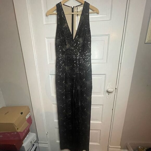 NWTs Alice + Olive Sofia Fully Beaded Jumpsuit w/ Plunging V Neck Size 4 - Picture 5 of 16